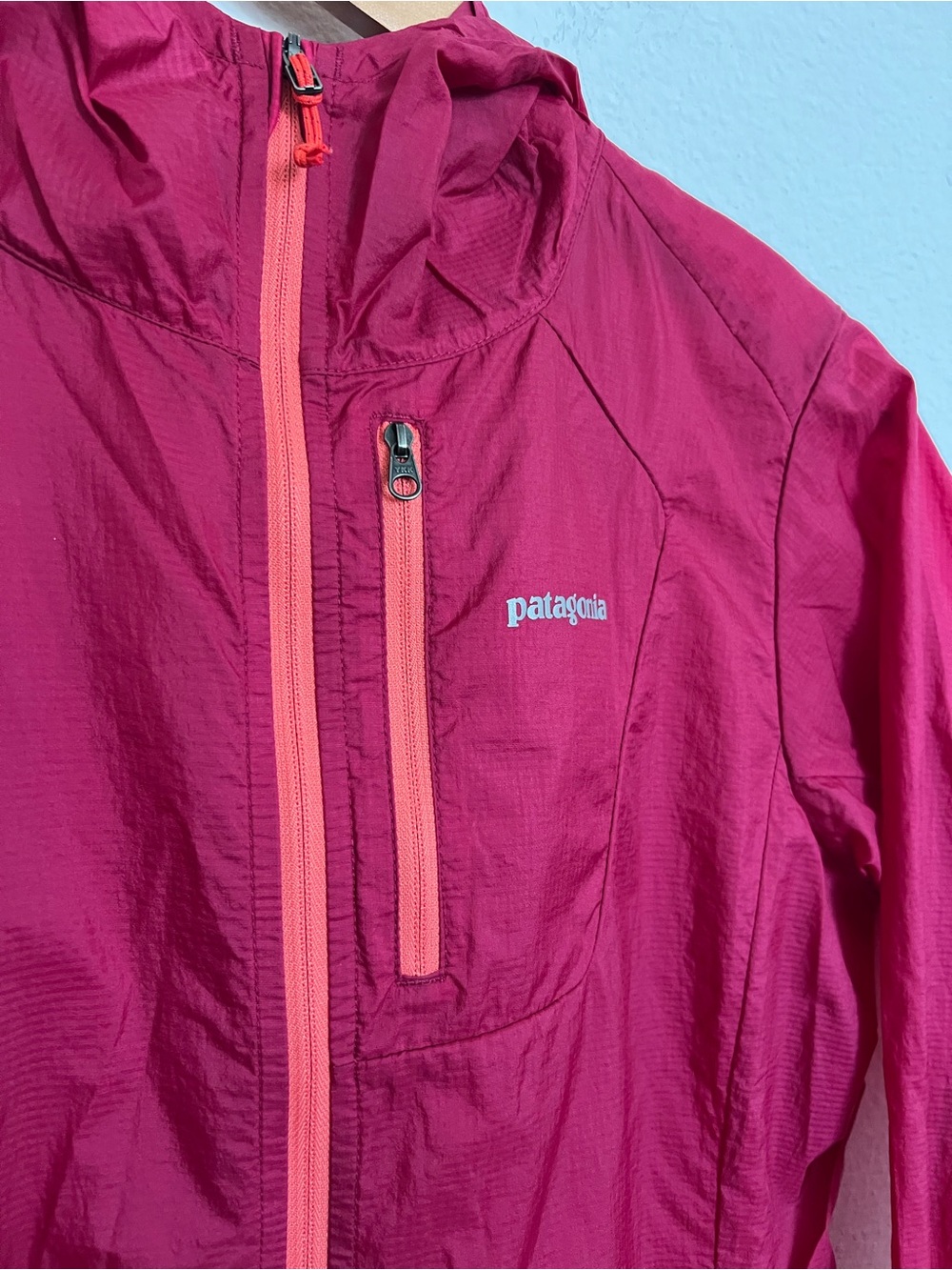 Patagonia Women’s Houdini Jacket-Pink/Orange